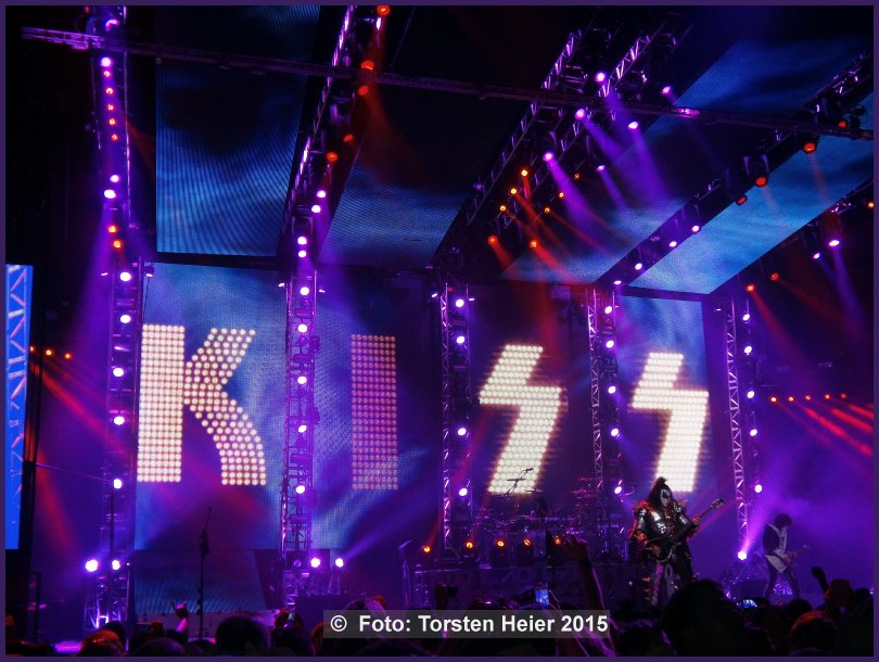 kiss-49